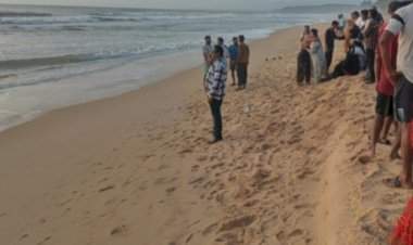 वेळागर येथे समुद्रात ८ जण बुडाले...... बेळगांव येथील कुटुंबावर काळाचा घाला