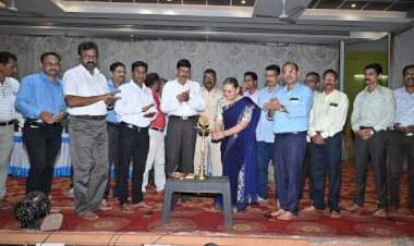 राष्ट्रीय विज्ञान नाट्योत्सव जिल्हास्तरीय स्पर्धा कुडाळ येथे उत्साहात संपन्न!........'मानव कल्याणासाठी विज्ञान व तंत्रज्ञान' या विषयावर विद्यार्थ्यांचे नाटिकांचे सादरीकरण