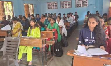 फोंडाघाट महाविद्यालयात ‘पत्रकारिता आणि रोजगाराच्या संधी’ या विषयावर प्रा. तुषार नेवरेकर यांचे मार्गदर्शन