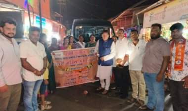 आडेली येथील भरारी महिला प्रभाग संघाला वातानुकूलित प्रवासी व्हॅन