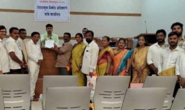 वेंगुर्लेत ठाकरे शिवसेनेकडून नगराध्यक्ष उमेदवारसह १७ नगरसेवक उमेदवारांचे अर्ज दाखल