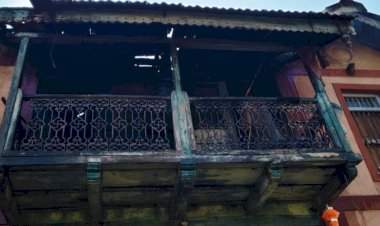 खारेपाटण येथे घराला आग लागून लाखो रुपयांचे नुकसान