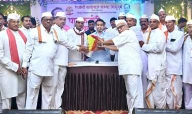 भजनी कलाकारांसाठी जास्तीत जास्त योजना व सोयी-सुविधा मिळवून देण्यासाठी कटिबद्ध - नितेश राणे