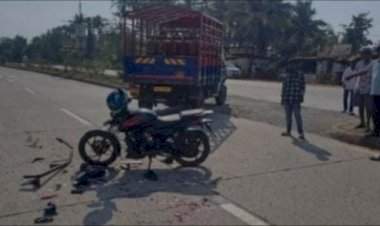 ओरोस येथे गॅस टेम्पो आणि दुचाकीचा भीषण अपघात