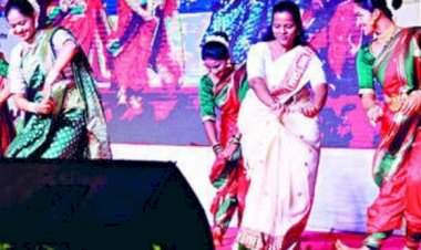 'सिंधुसरस'च्या व्यासपीठावर जिल्हाधिकाऱ्यांचा नृत्याविष्कार