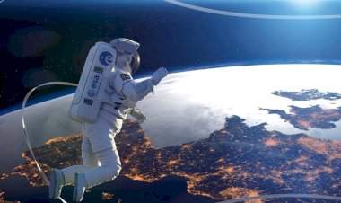 मानवी अंतराळ उड्डाण दिवस : विश्वाच्या उंबरठ्यावर उभा असलेला मानव