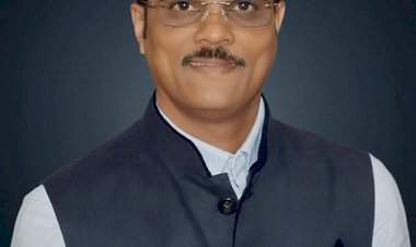 सावंतवाडीतील बॅरिस्टर नाथ पै सभागृहाचा कायापालट होणार- अनिल निरवडेकर