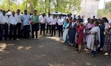 सिंधुदुर्गात सरकारी कर्मचाऱ्यांचा एल्गार....प्रलंबित मागण्यांसाठी बेमुदत संप