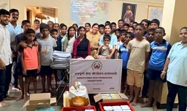 अन्नपूर्णा सेवा फाऊंडेशनतर्फे रोणापाल येथील छात्रालयाला जीवनावश्यक वस्तूंचे वाटप