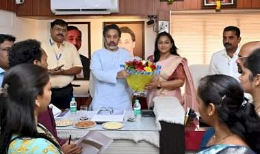 जी कामे प्रगतीपथावर आहेत ती लवकर पूर्ण करा - आमदार निलेश राणे 