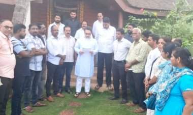 पिग्मी एजंट यांनी घेतली आमदार निलेश राणे यांची भेट