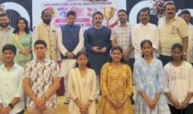 स्वतःला इतके सक्षम व यशस्वी करा की दुनिया तुमच्या मागे येईल.....आमदार निलेश राणे यांचे प्रतिपादन