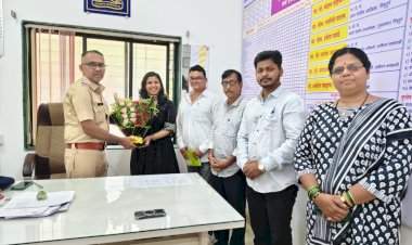 सावंतवाडीच्या ट्रॅफिक समस्येवर तोडगा काढण्यासाठी उद्या सर्वपक्षीय बैठक.....नवीन पोलीस निरीक्षकांसोबत नगराध्यक्षांची सदिच्छा भेट