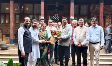 माजी सरन्यायाधीश बी. आर. गवई यांचे पाटेकर देवस्थानला दर्शन
