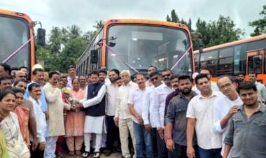 सावंतवाडीत 'राजमाता जिजाऊ' बसेसचे थाटात स्वागत....आमदार दीपक केसरकर यांच्या हस्ते लोकार्पण