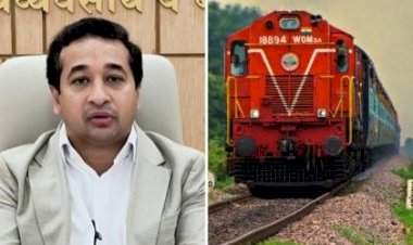 ‘मोदी एक्स्प्रेस’च्या तारखेत बदल !.....११ आणि १३ सप्टेंबरला दादरहून कोकणासाठी धावणार; मंत्री नितेश राणेंची माहिती.....भाजपच्या मंडळ अध्यक्षांशी संपर्क साधून तिकिटांचे बुकिंग करण्याचे आवाहन 