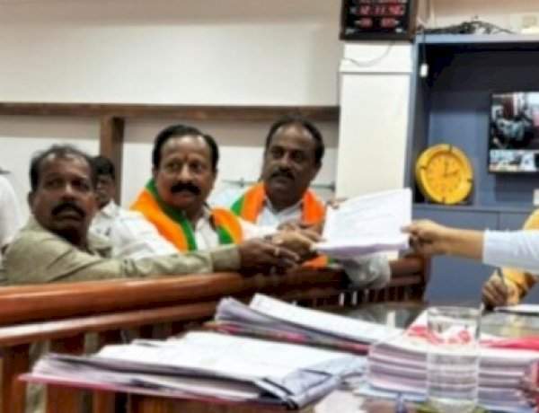 कणकवली नगरपंचायत नगराध्यक्ष पदासाठी समीर नलावडे यांचा उमेदवारी अर्ज भाजपकडून दाखल