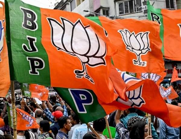 सिंधुदुर्गात भाजप पक्षश्रेष्ठींची मोठी कारवाई