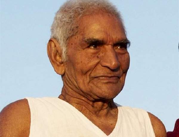 डॉ. बाबा आमटे : मानवतेचा अखंड दीपस्तंभ