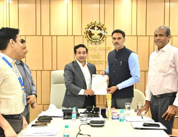 मुंबई विजयदुर्ग सागरी रो रो ला दापोलीत थांबा मिळावा....गृह राज्यमंत्री योगेश कदम यांची मंत्री नितेश राणेंकडे मागणी