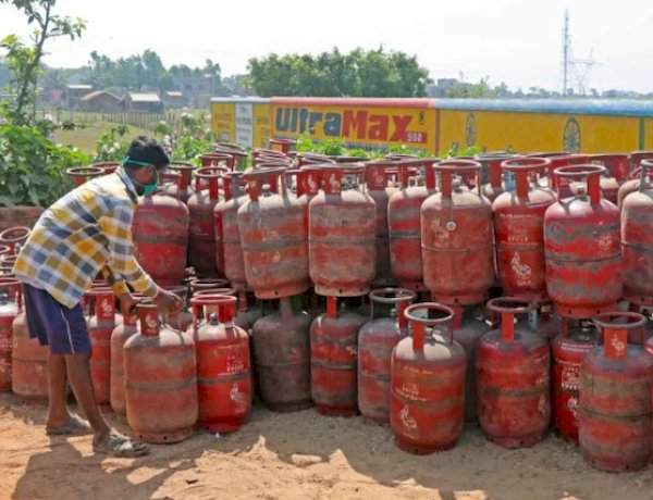 सिंधुदुर्ग जिल्ह्यात गॅसचा पुरेसा साठा उपलब्ध....जिल्हा पुरवठा विभागाची माहिती