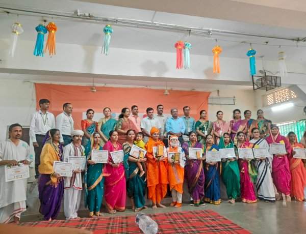 कळसुलकर शाळेतील तालुकास्तरीय वेशभूषा स्पर्धेत पालकांचा उत्स्फूर्त सहभाग