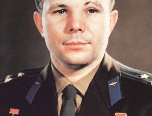 अंतराळयुगाचा प्रारंभ घडविणारे : युरी गागारीन