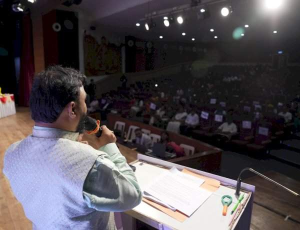 युवकांच्या आत्महत्यांच्या प्रसिद्धी ऐवजी हवी योग्य समूपदेशकाची साथ - दयानंद कुबल 