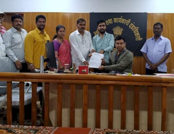 'गो सन्मान अभियान' अंतर्गत गायीला राष्ट्रमाता घोषित करा.......वैभववाडीत तहसीलदारांना निवेदन