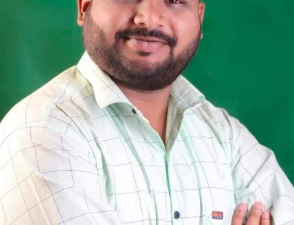 विरोधक आणि सत्ताधारी यांच्यातील वादामुळे विकासकामे ठप्प....ठाकरे युवा सेनेचा आरोप