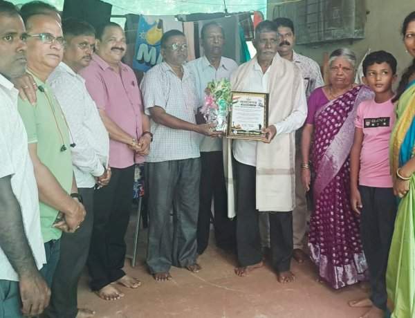 माजी सैनिक सुभाष परब यांच्या घरी जाऊन भाजप सिंधुदुर्गकडून सन्मान 