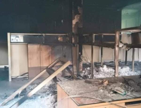 गगनबावडा तहसील कार्यालयाच्या महसूल शाखेला आग; संगणकांसह फर्निचर जळून खाक