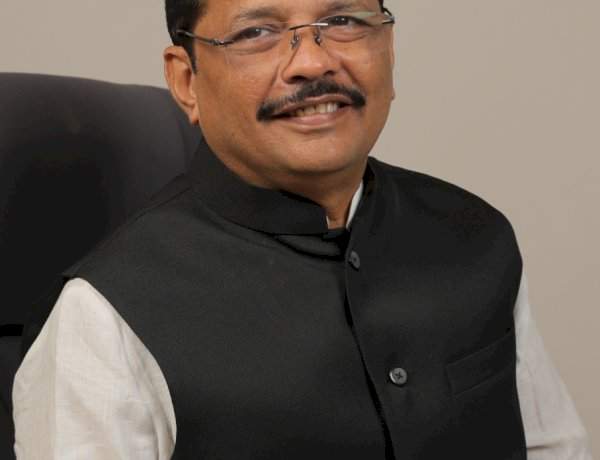 सह्याद्री फाउंडेशनच्या वतीने आज 'कृष्ण हनुमान युद्ध' दशावतार नाट्यप्रयोग......शिवसेना जिल्हाप्रमुख संजू परब यांच्या वाढदिवसाचे औचित्य