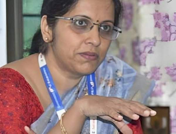 पात्र मुलींना १८ वर्षांपर्यंत टप्प्याटप्प्याने  १ लाख १ हजार रुपयांचे अर्थसहाय्य