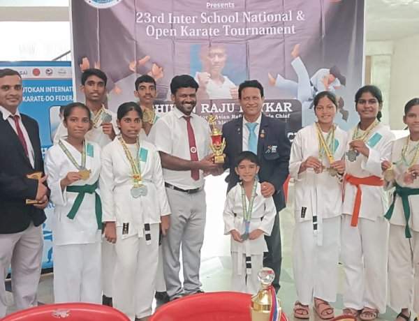 आंतरशालेय राष्ट्रीय कराटे स्पर्धेत वेळकर अकॅडमीच्या विद्यार्थ्यांचे घवघवीत यश