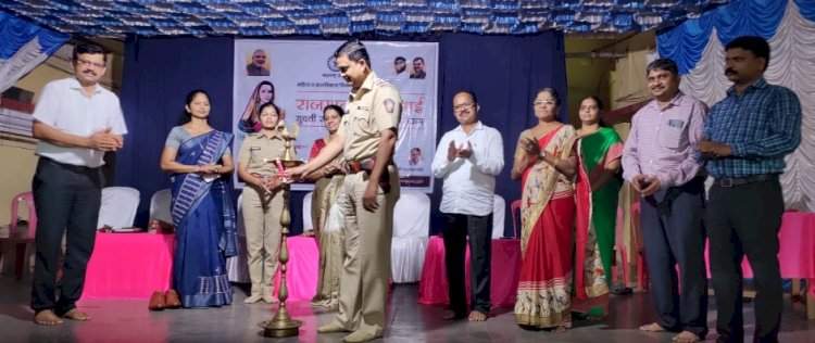 युवती स्वसंरक्षण प्रशिक्षण काळाची गरज : पोलीस निरीक्षक प्रवीण कोल्हे. वराडकर महाविद्यालयात युवती स्वसंरक्षण प्रशिक्षण संपन्न.