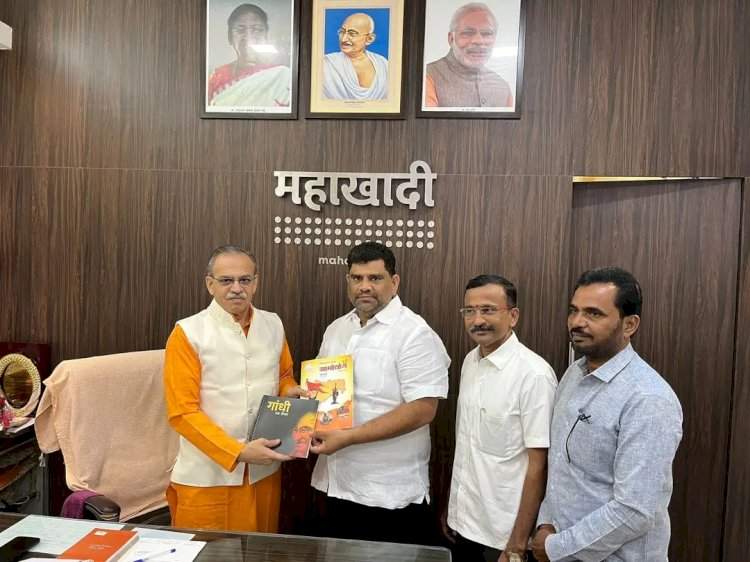 खादी ग्रामोद्योग कर्ज प्रकरणांची प्रलंबित सबसिडीची रक्कम लवकरात लवकर द्या : आ. वैभव नाईक. खादी ग्रामोद्योग मंडळाचे सभापती रविंद्र साठे यांचे प्रशासनाला कार्यवाही करण्याचे आदेश.