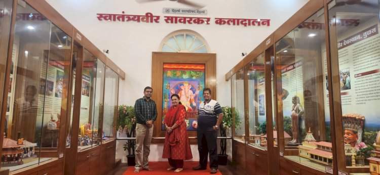 पद्मश्री व जीवनगौरव पुरस्कार प्राप्त ज्येष्ठ अभिनेत्री नयना आपटे यांची वेंगुर्ला नगरपरिषदेच्या स्वातंत्र्यवीर सावरकर कलादालनास भेट.