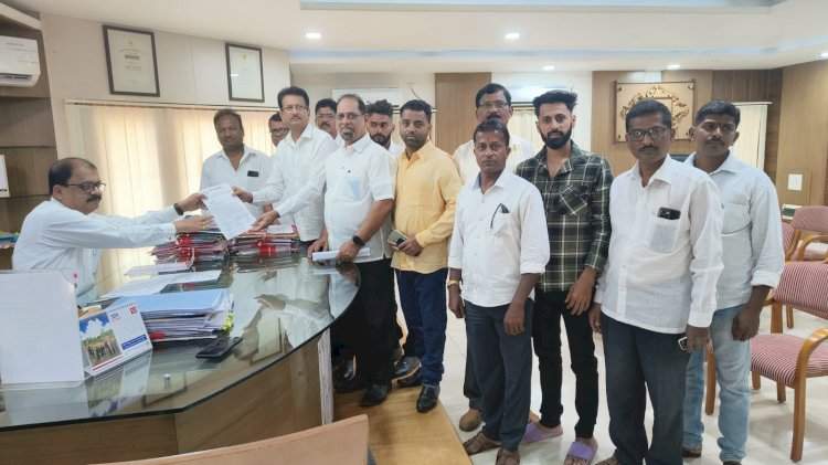 मुख्यमंत्री एकनाथ शिंदे यांच्यावर कारवाई करा: सिंधुदुर्ग जिल्हा काँग्रेस.
