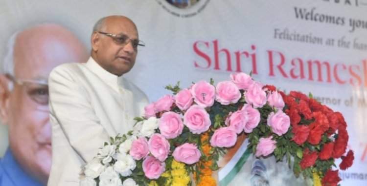 मुस्लिम समाजाच्या सामाजिक, आर्थिक सबलीकरणात ‘अंजुमन’ चे योगदान मोठे : राज्यपाल रमेश बैस. पद्मश्री जाहीर झाल्याबद्दल डॉ.जहीर काझी यांचा राज्यपालांच्या हस्ते सत्कार.