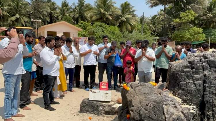 मोरयाचा धोंडा येथील हायमास्ट टॉवरचे आ.वैभव नाईक यांच्या उपस्थितीत भूमिपूजन आमदार स्थानिक विकास निधीअंतर्गत ५ लाख रुपये केले मंजूर.