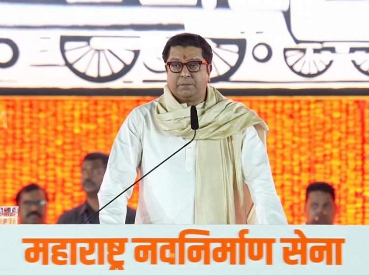 मुंबई शिवाजी पार्क वर आज मनसेचा मेळावा.   राज ठाकरे काय बोलणार याकडे सर्वांचे लक्ष.