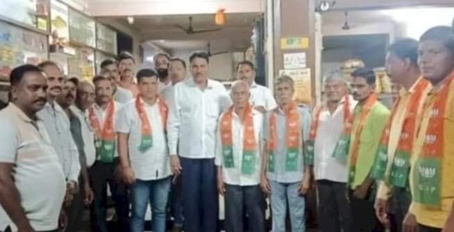 असगणी कुळकरवाडी येथील ठाकरे शिवसेना गटाच्या अनेक कार्यकर्त्यांनी केला भाजपात प्रवेश.