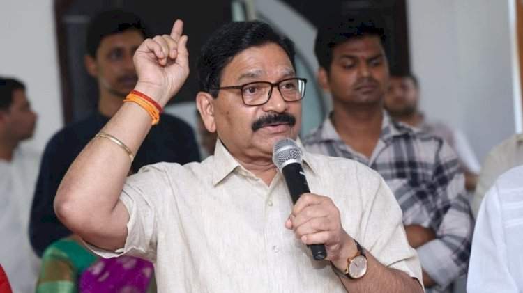 उत्तर पश्चिम मतदार संघातुन शिवसेनेचे रवींद्र वायकरांना उमेदवारी. अमोल किर्तिकरांबरोबर लढत.