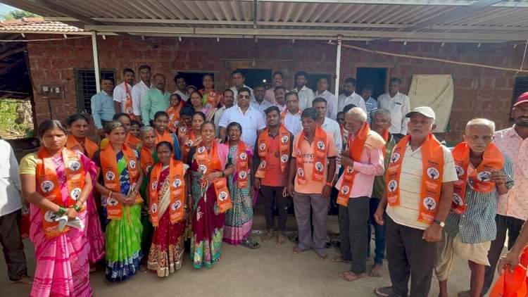 उपवडेत आ.वैभव नाईक यांच्या उपस्थितीत शेकडो भाजप कार्यकर्त्यांचा शिवसेनेत प्रवेश.