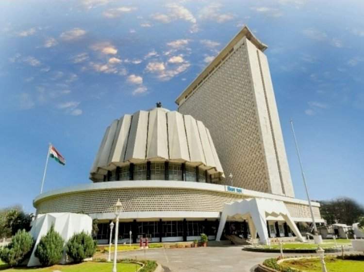 महाराष्ट्र विधानपरिषदेच्या मुंबई आणि कोकण पदवीधर, तसेच मुंबई आणि नाशिक शिक्षक या चार मतदारसंघांसाठी मतदान २६ जून रोजी.