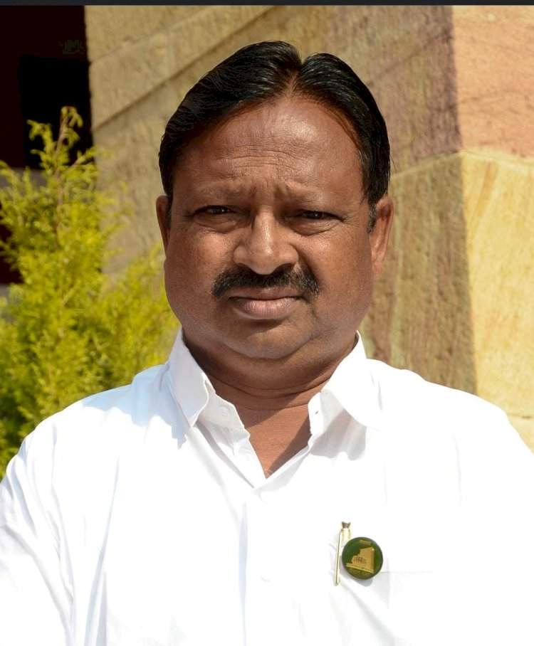 अमरावतीत नवनीत राणांचा पराभव; काँग्रेसचे बळवंत वानखेडे विजयी.