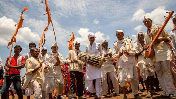 आषाढी एकादशीनिमित्त निघणाऱ्या दिंड्यांना राज्य सरकारकडून मिळणार २० हजार रुपयांचे अनुदान.