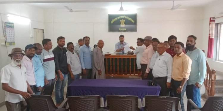 नाशिक येथील काळाराम मंदिर पत्रक प्रकरणातील संशयीतांवर कठोर कारवाई करा. देवगड तालुका बौद्धजन सेवा संघ व वंचित बहुजन आघाडीच्या वतीने तहसीलदार व पोलीस निरीक्षकांना निवेदन.