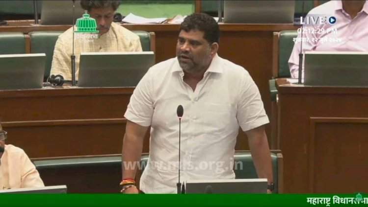 ओरोस ख्रिश्चनवाडी येथे अतिवृष्टीमध्ये नुकसान झालेल्या घरांना शासनाने तात्काळ नुकसान भरपाई द्यावी. आमदार वैभव नाईक यांनी पावसाळी अधिवेशनात उठविला आवाज.